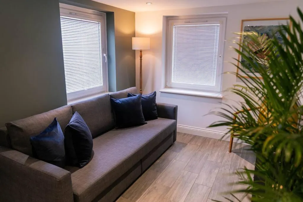 1 Bedroom Apartment By Primal Estates Short Lets In Hove 0*,