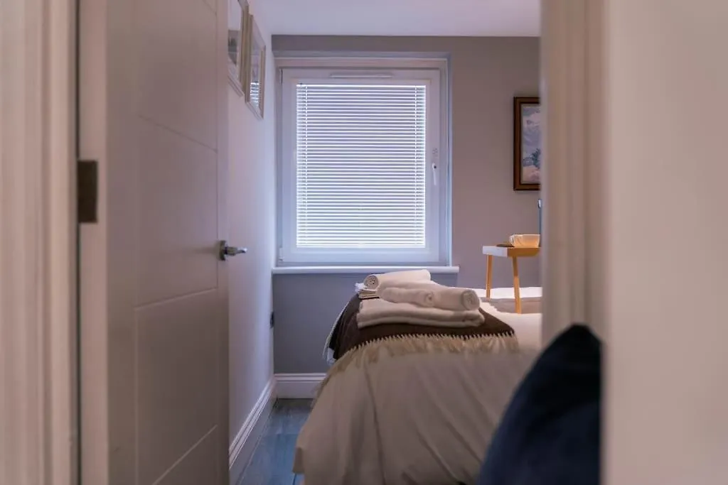 1 Bedroom Apartment By Primal Estates Short Lets In Hove